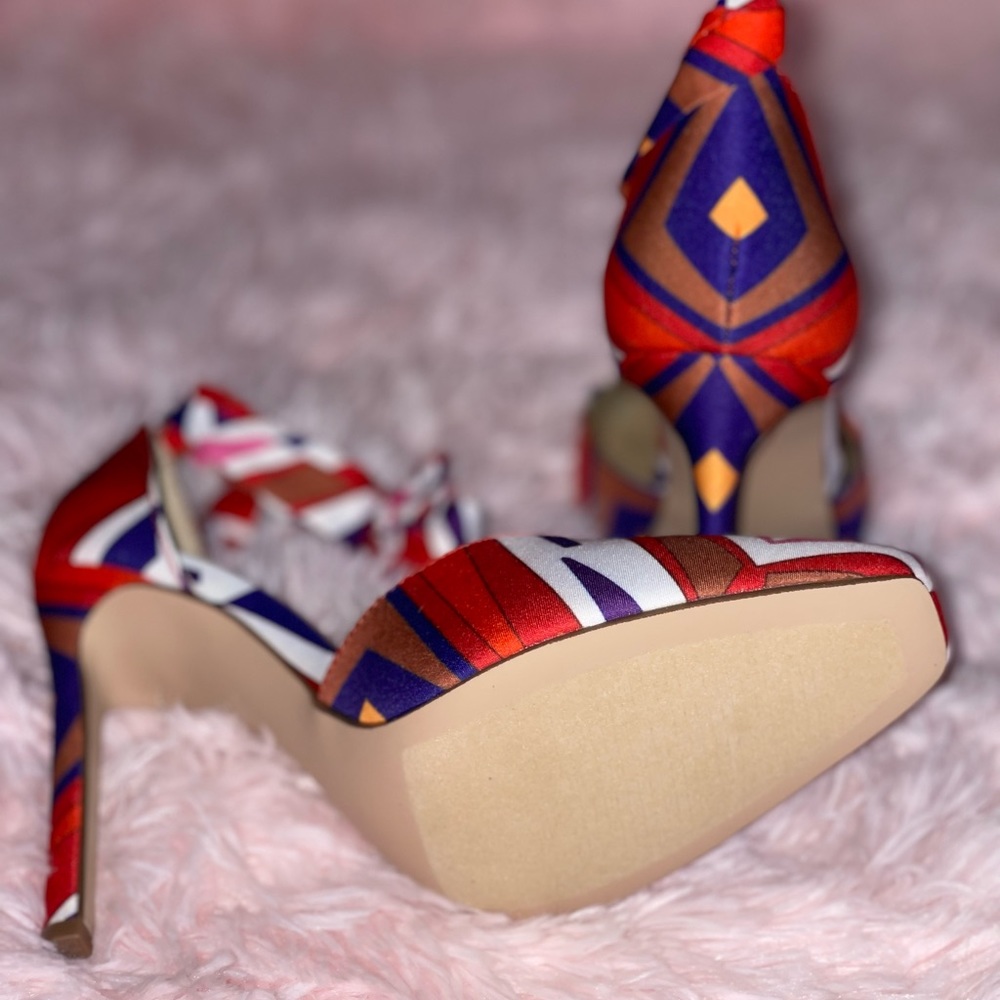 Strap Stilettos - Picture 3 of 4